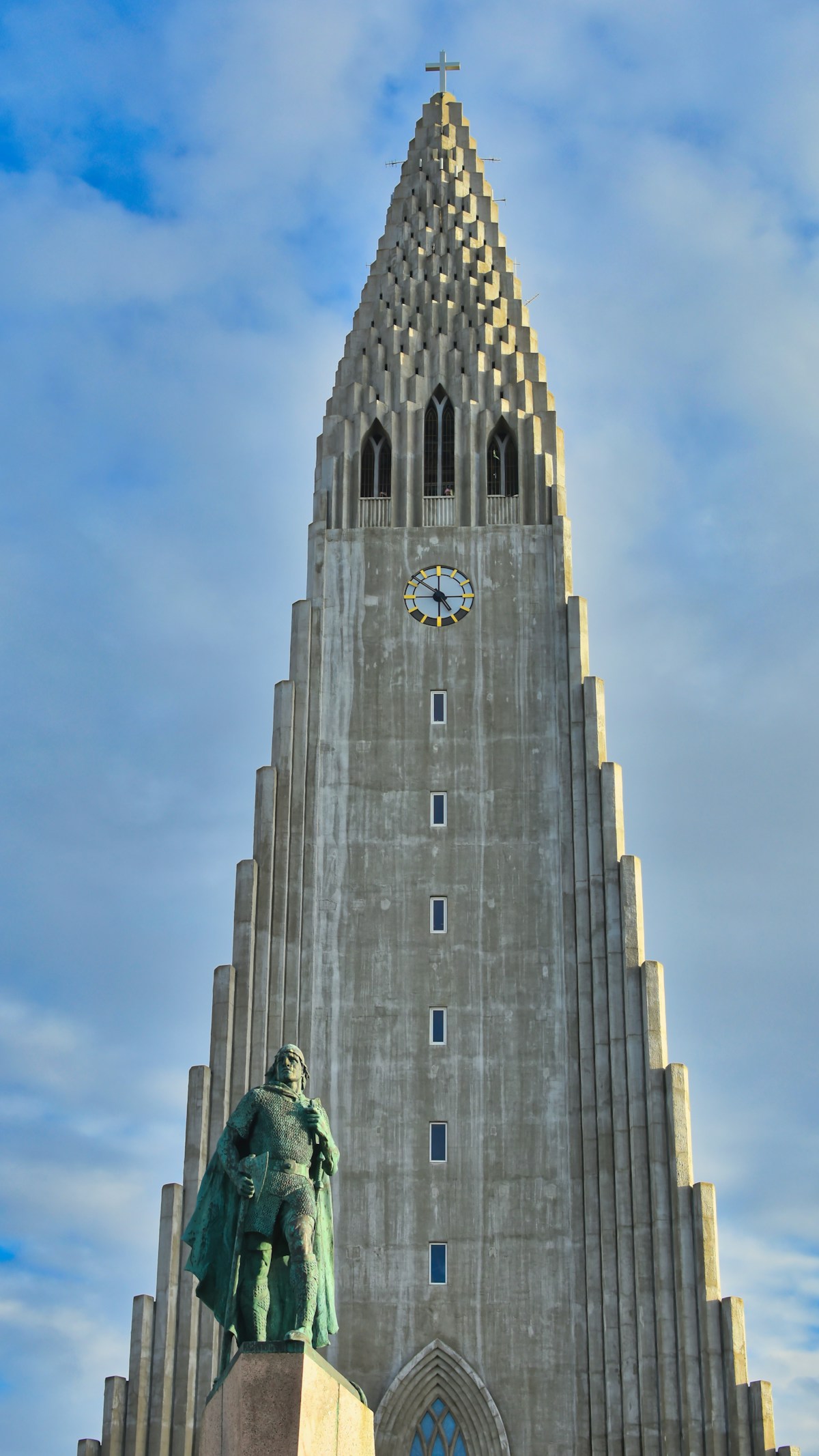 Hallgrímskirkja church rising above the Reykjavík rooftops on a clear day